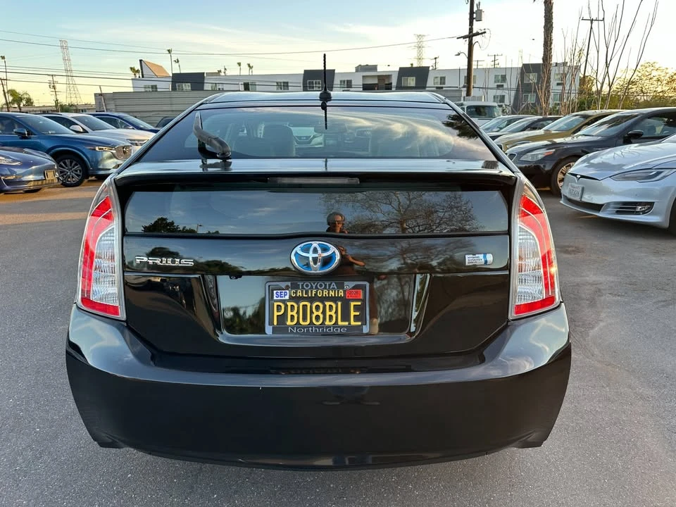 2014 Toyota Prius 3rd Gen - Image 9 of 17