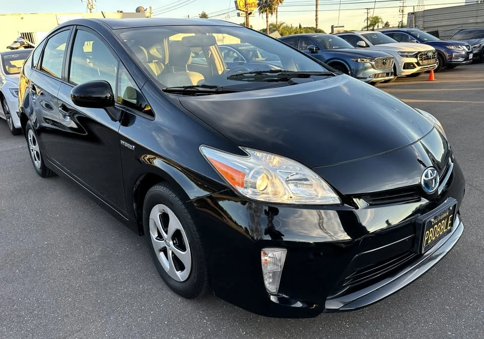 2014 Toyota Prius 3rd Gen - Image 3 of 17