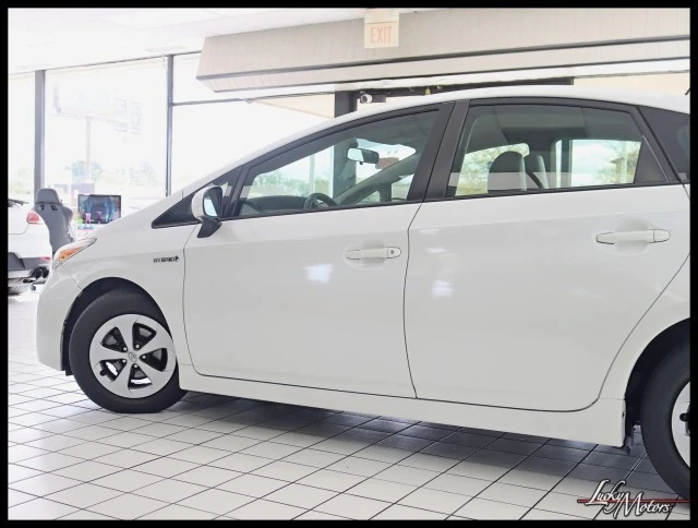2014 Toyota Prius 3rd Gen - Image 9 of 12