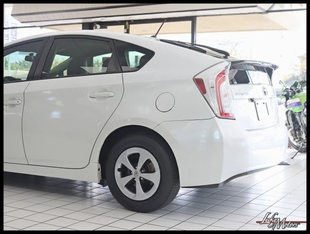 2014 Toyota Prius 3rd Gen - Image 8 of 12