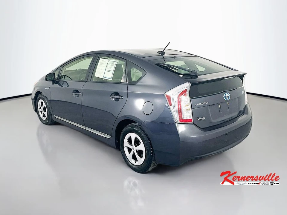 2014 Toyota Prius 3rd Gen - Image 5 of 21