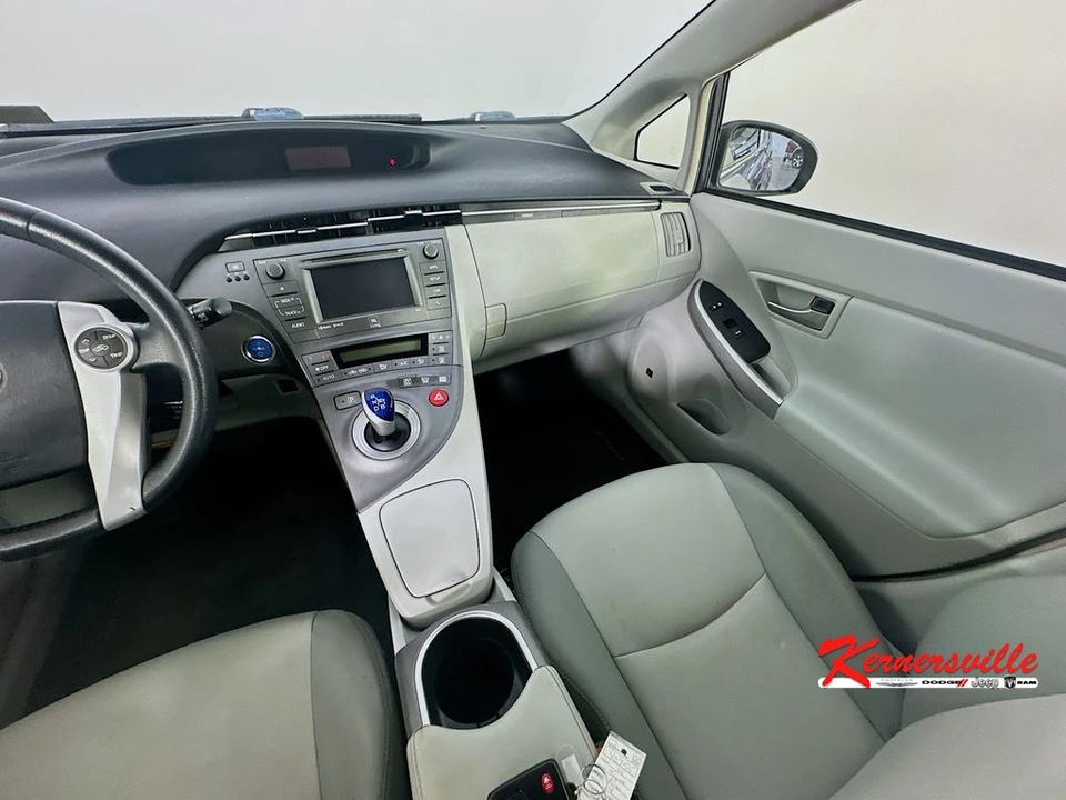 2014 Toyota Prius 3rd Gen - Image 11 of 21