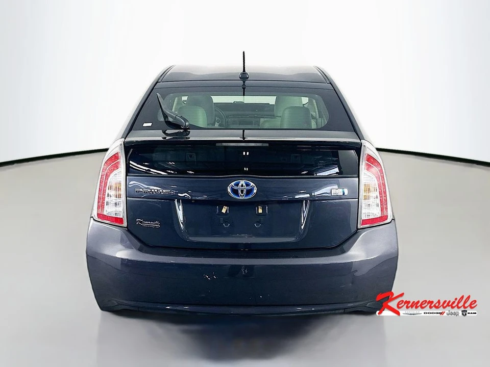 2014 Toyota Prius 3rd Gen - Image 6 of 21