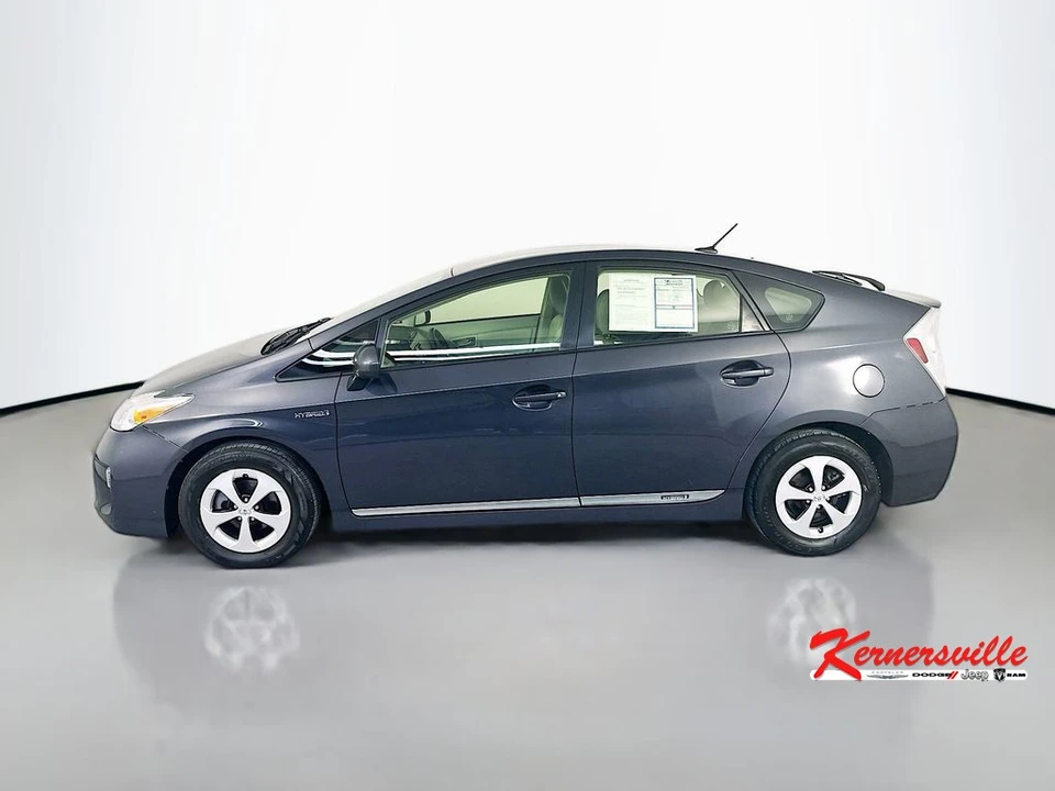 2014 Toyota Prius 3rd Gen - Image 4 of 21
