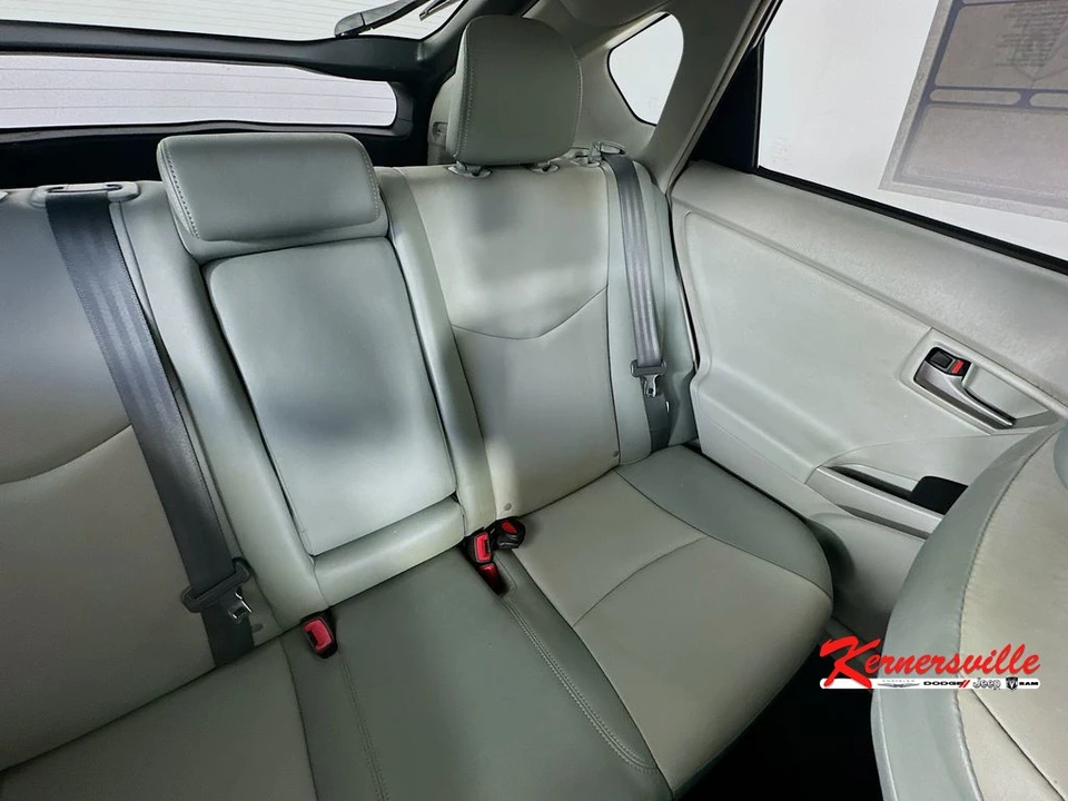 2014 Toyota Prius 3rd Gen - Image 14 of 21