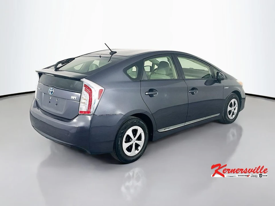2014 Toyota Prius 3rd Gen - Image 7 of 21