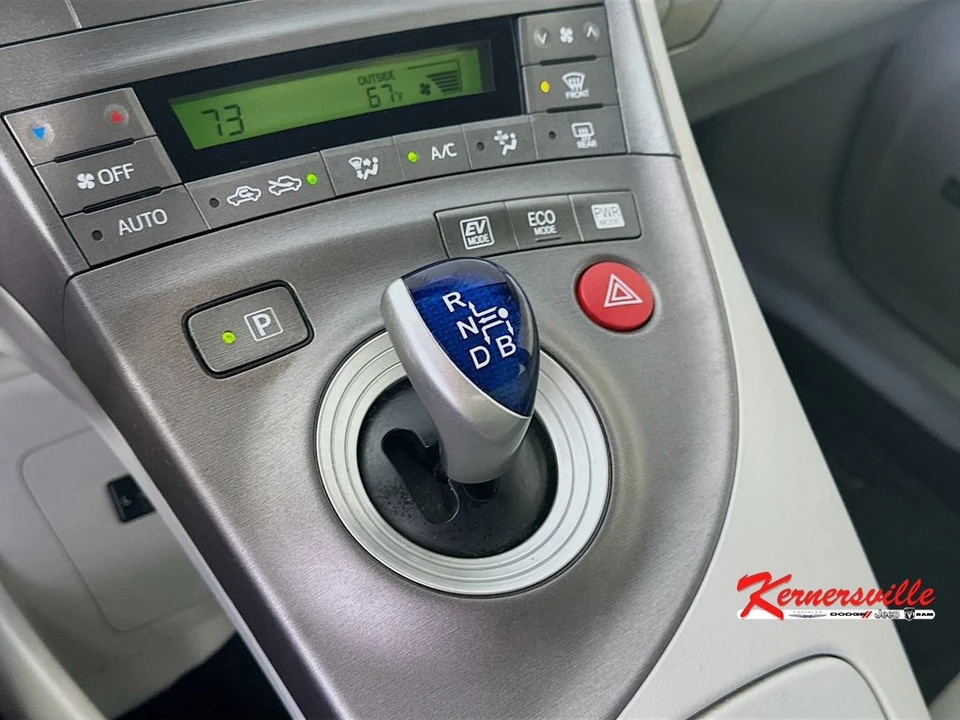2014 Toyota Prius 3rd Gen - Image 16 of 21