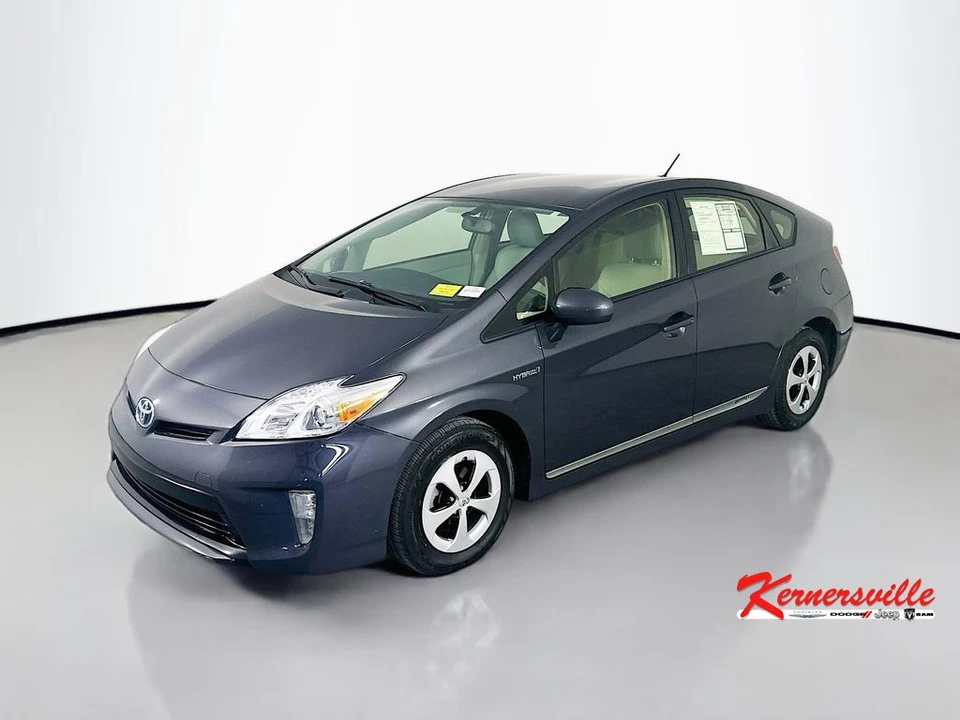 2014 Toyota Prius 3rd Gen - Image 3 of 21