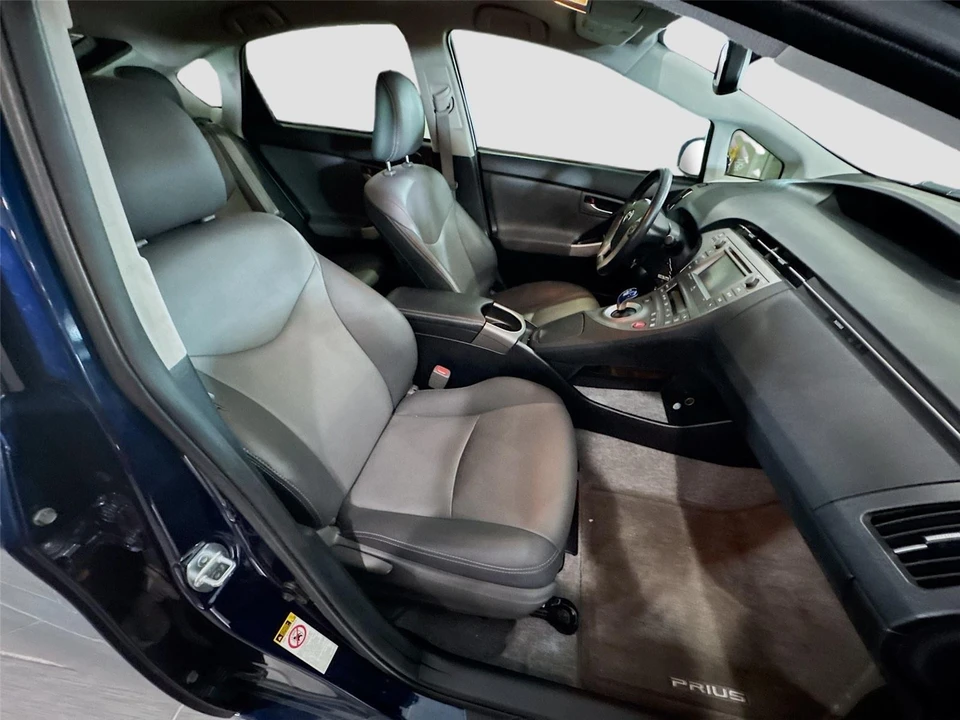 2014 Toyota Prius 3rd Gen - Image 14 of 16