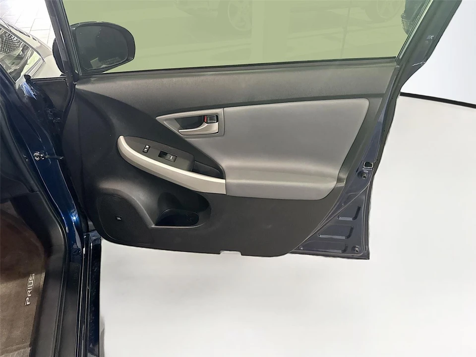 2014 Toyota Prius 3rd Gen - Image 16 of 16