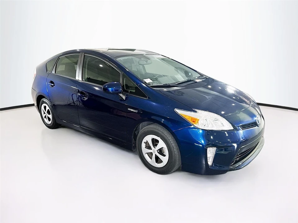 2014 Toyota Prius 3rd Gen - Image 7 of 16