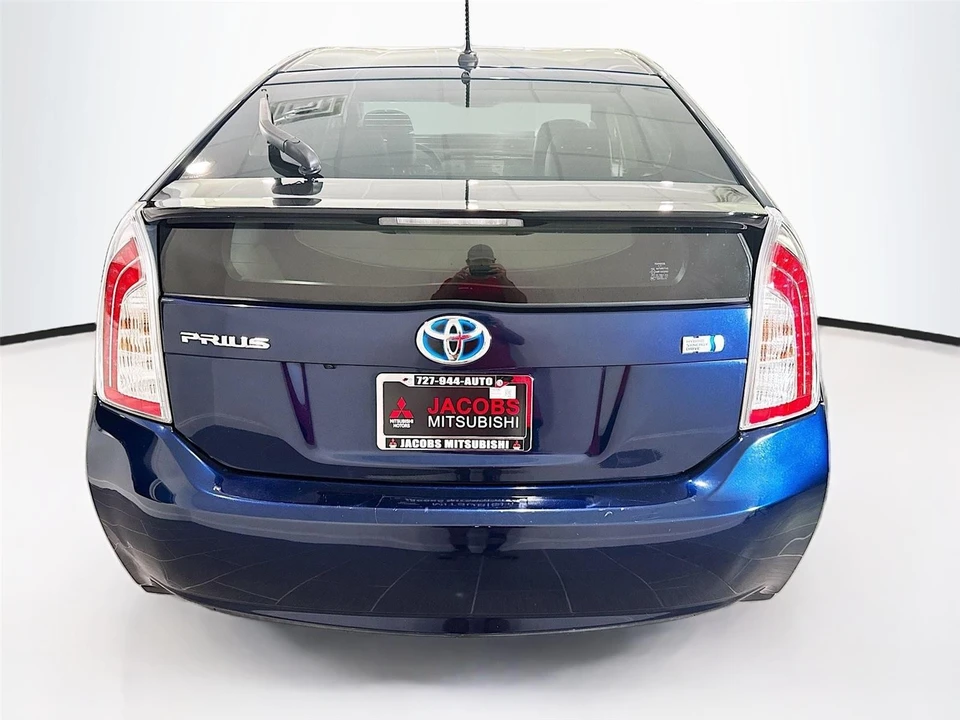 2014 Toyota Prius 3rd Gen - Image 4 of 16