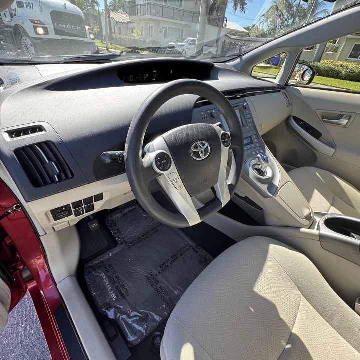 2014 Toyota Prius 3rd Gen - Image 17 of 21