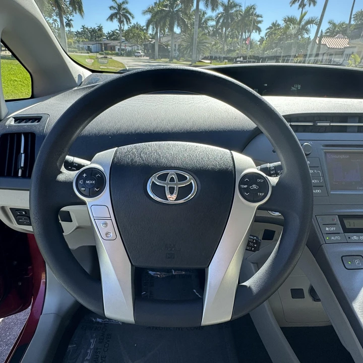 2014 Toyota Prius 3rd Gen - Image 18 of 21