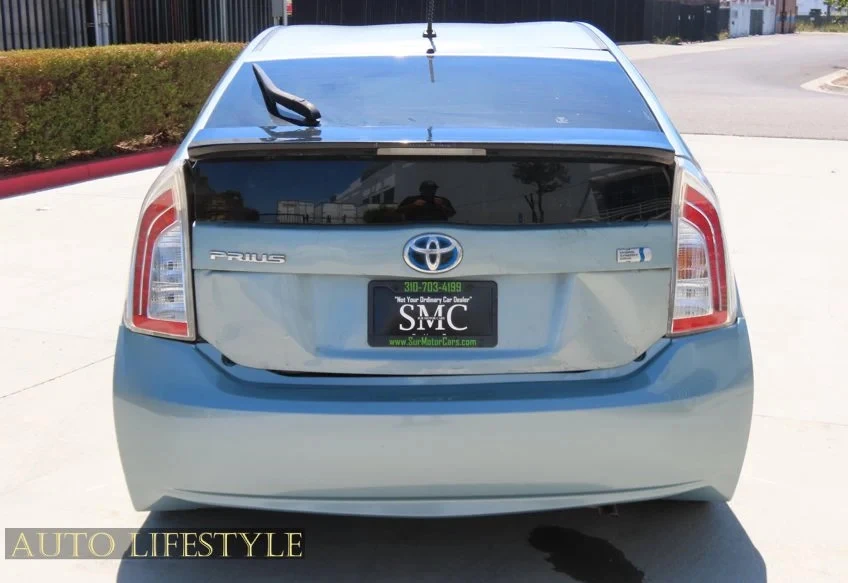 2014 Toyota Prius 3rd Gen - Image 10 of 31