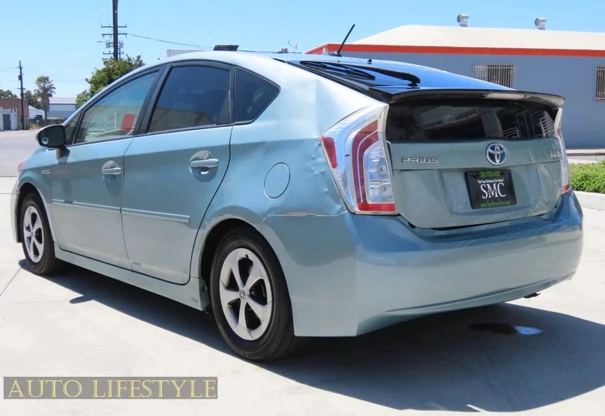 2014 Toyota Prius 3rd Gen - Image 14 of 31