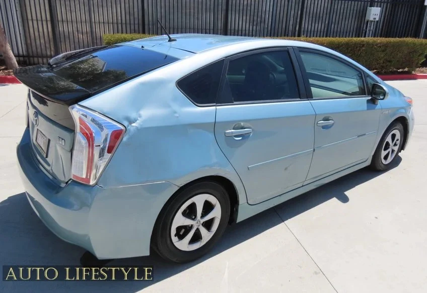 2014 Toyota Prius 3rd Gen - Image 6 of 31