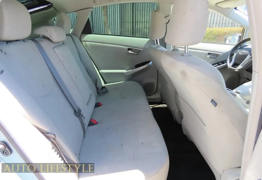 2014 Toyota Prius 3rd Gen - Image 26 of 31