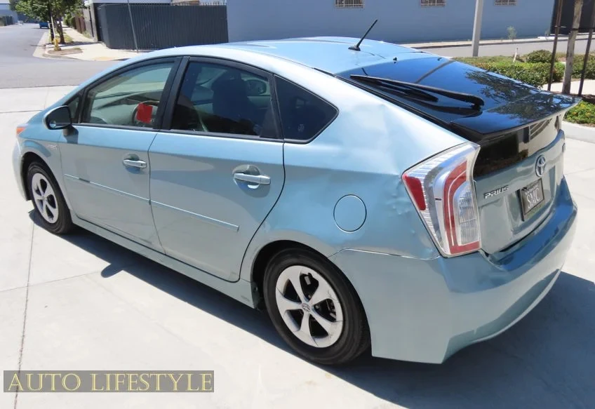 2014 Toyota Prius 3rd Gen - Image 13 of 31