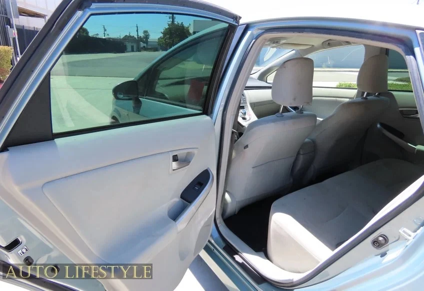 2014 Toyota Prius 3rd Gen - Image 29 of 31