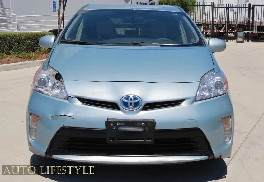 2014 Toyota Prius 3rd Gen - Image 16 of 31