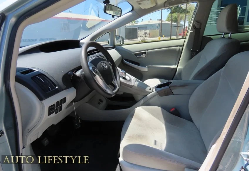 2014 Toyota Prius 3rd Gen - Image 22 of 31