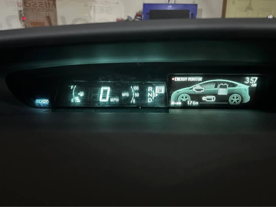 2014 Toyota Prius 3rd Gen - Image 8 of 12