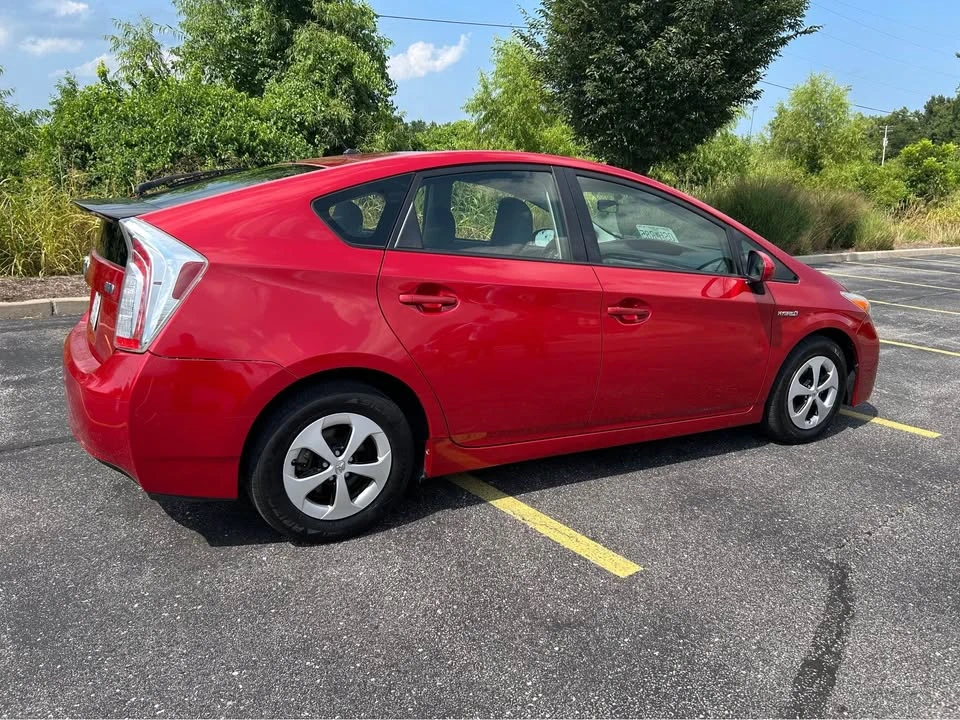 2014 Toyota Prius 3rd Gen - Image 3 of 12
