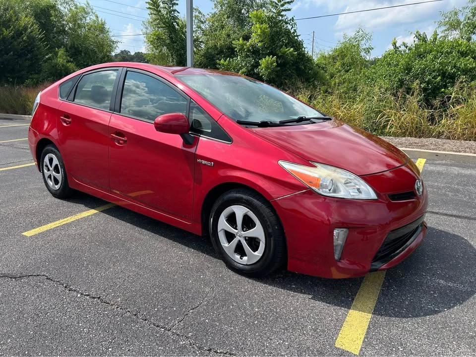 2014 Toyota Prius 3rd Gen - Image 9 of 12