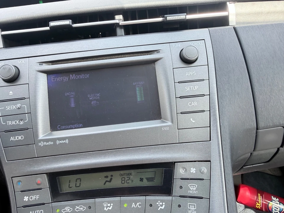 2014 Toyota Prius 3rd Gen - Image 3 of 18
