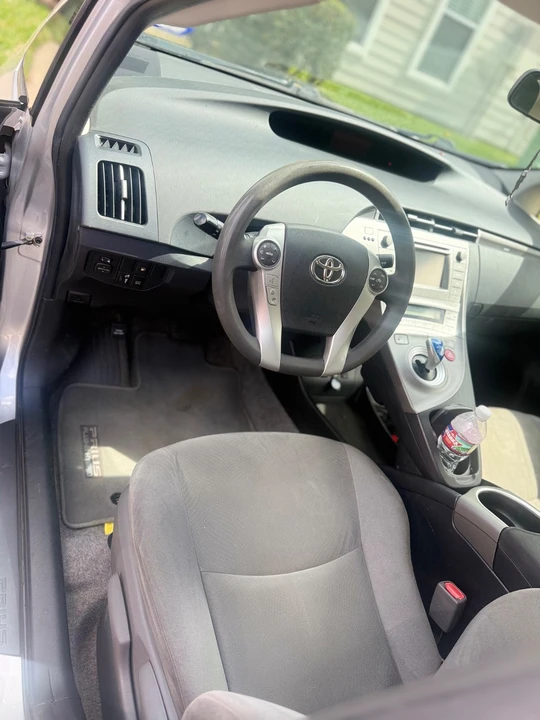 2014 Toyota Prius 3rd Gen - Image 13 of 18