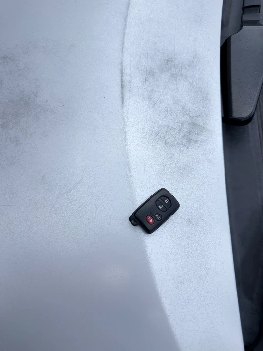 2014 Toyota Prius 3rd Gen - Image 17 of 18