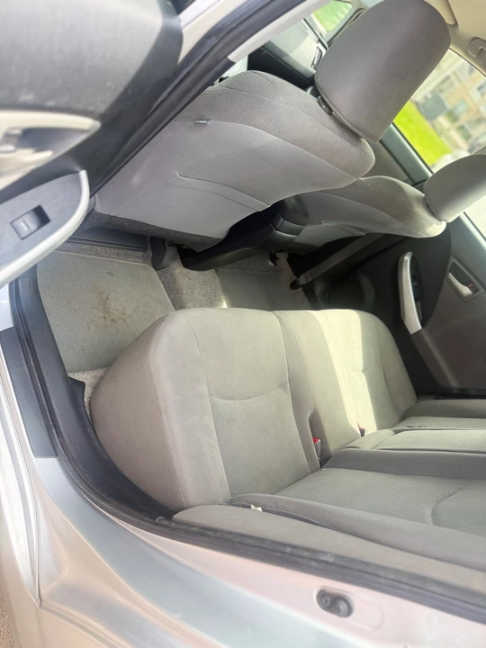 2014 Toyota Prius 3rd Gen - Image 9 of 18