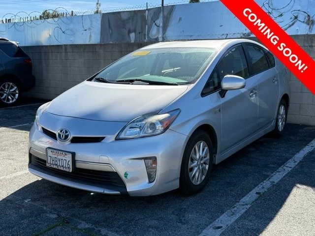2014 Toyota Prius 3rd Gen - Image 3 of 9