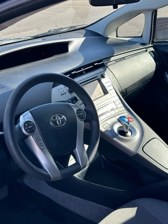 2014 Toyota Prius 3rd Gen - Image 4 of 6