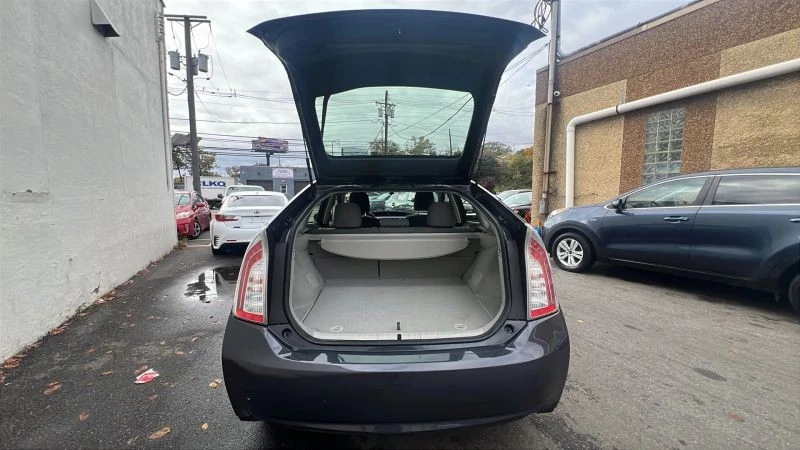 2014 Toyota Prius 3rd Gen - Image 9 of 12