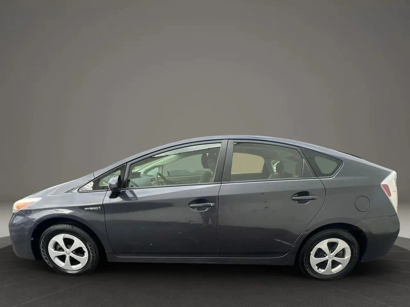 2014 Toyota Prius 3rd Gen - Image 8 of 12