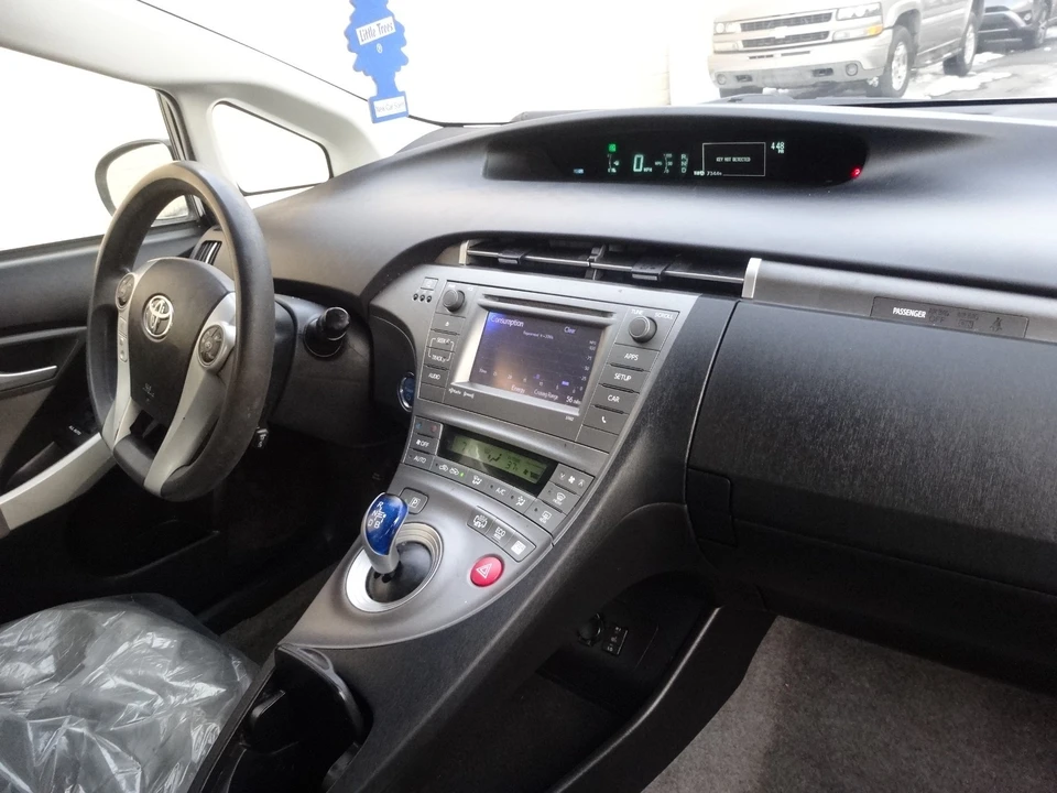2014 Toyota Prius 3rd Gen - Image 14 of 21