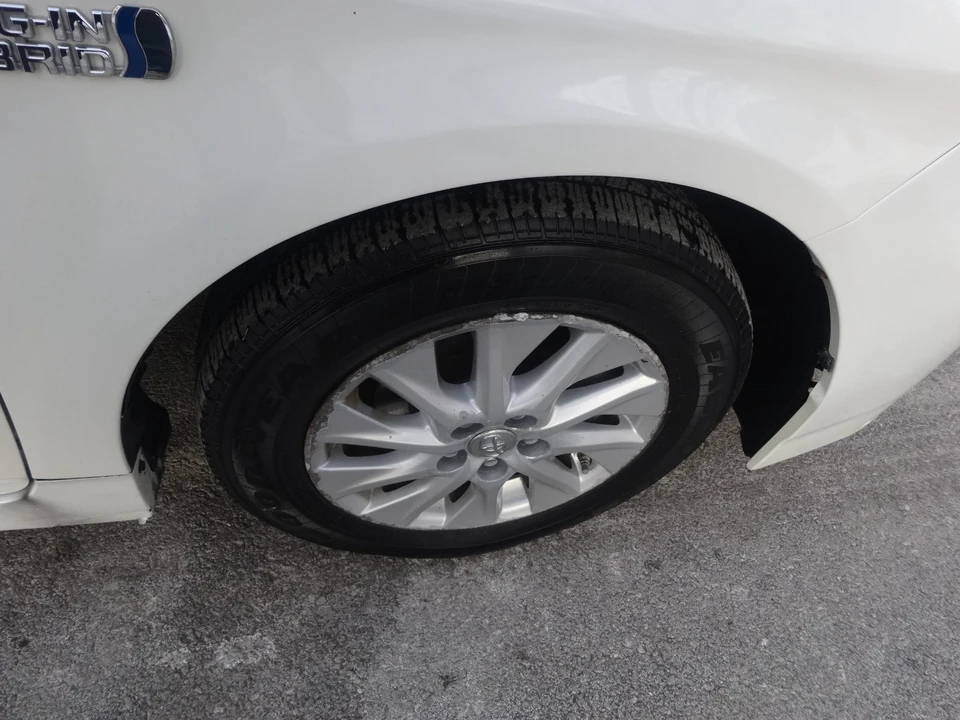 2014 Toyota Prius 3rd Gen - Image 12 of 21