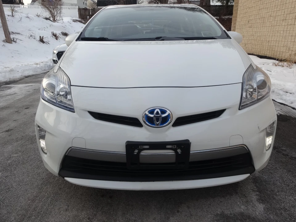 2014 Toyota Prius 3rd Gen - Image 2 of 21