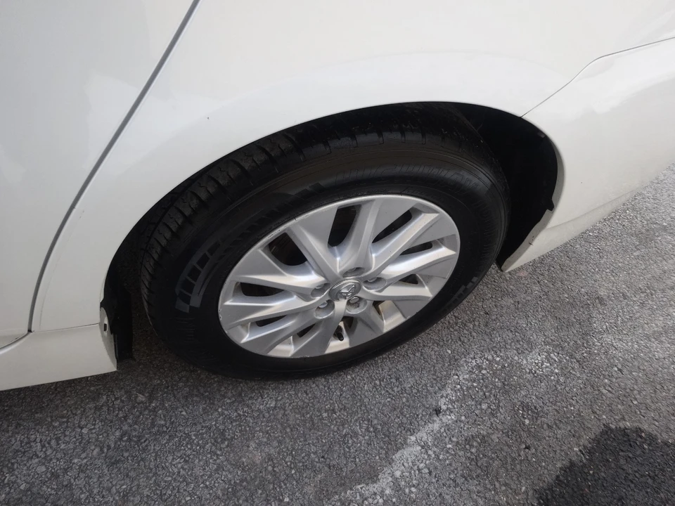 2014 Toyota Prius 3rd Gen - Image 10 of 21