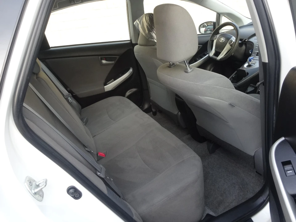 2014 Toyota Prius 3rd Gen - Image 17 of 21