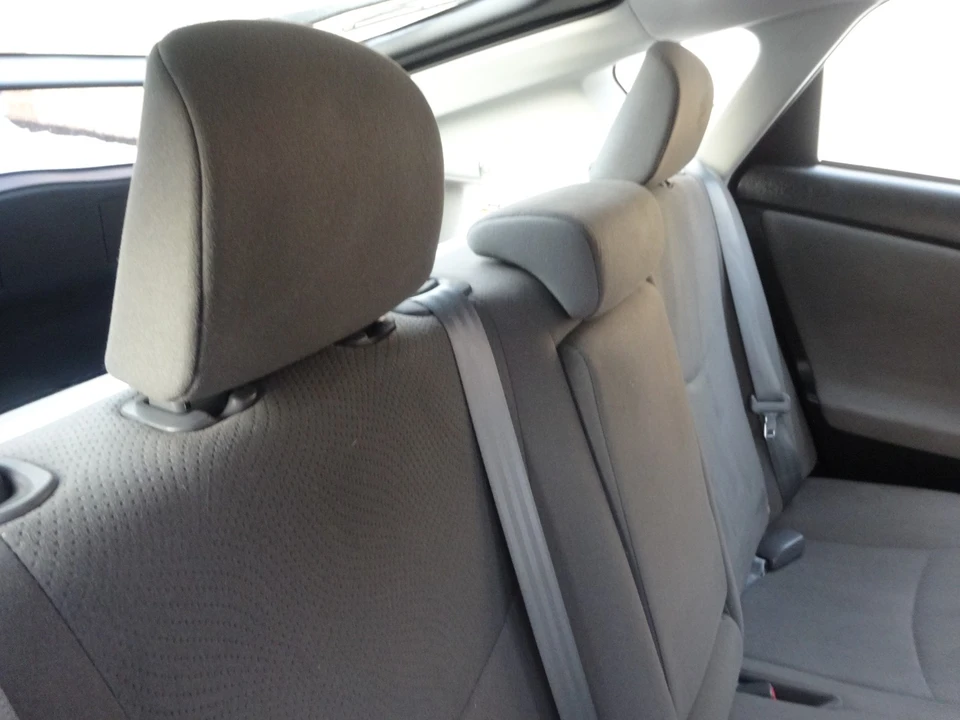 2014 Toyota Prius 3rd Gen - Image 19 of 21