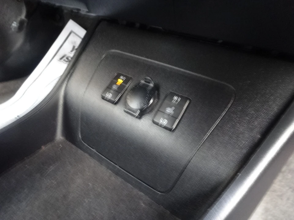 2014 Toyota Prius 3rd Gen - Image 15 of 21