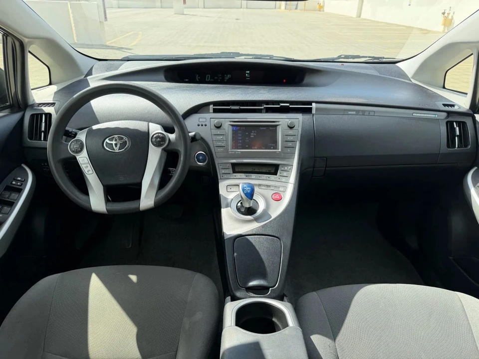 2014 Toyota Prius 3rd Gen - Image 12 of 19