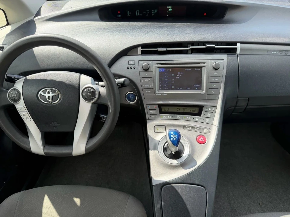2014 Toyota Prius 3rd Gen - Image 13 of 19