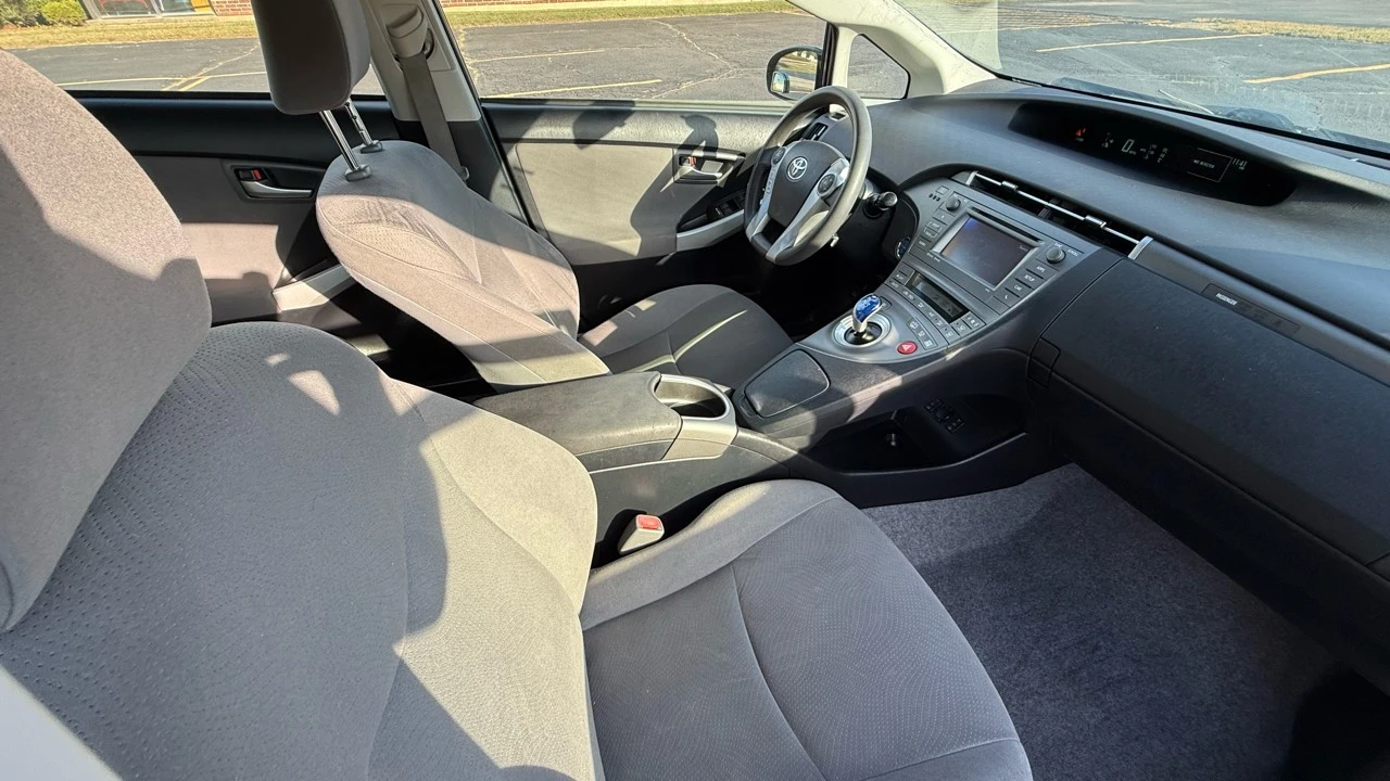 2014 Toyota Prius 3rd Gen - Image 11 of 21