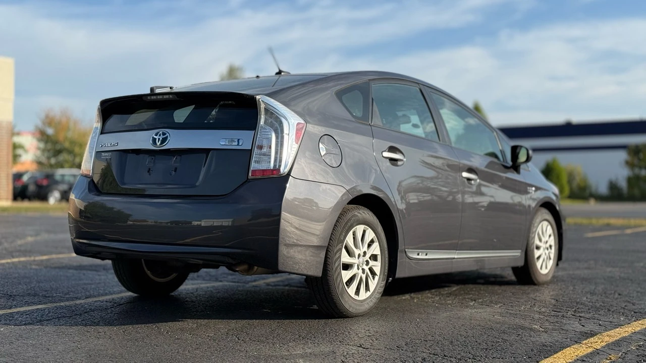 2014 Toyota Prius 3rd Gen - Image 7 of 21