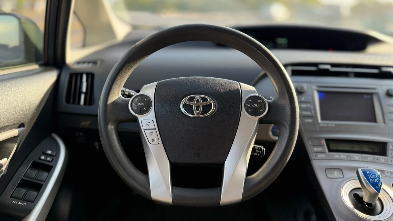 2014 Toyota Prius 3rd Gen - Image 13 of 21