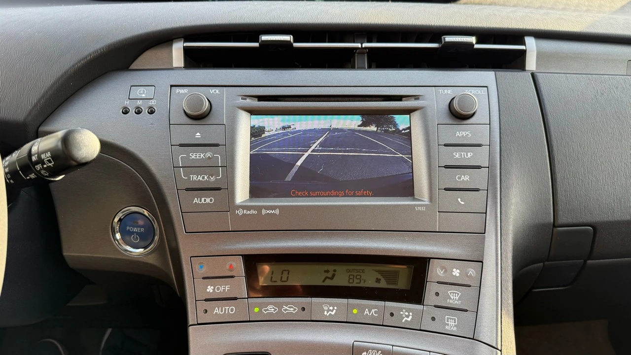 2014 Toyota Prius 3rd Gen - Image 17 of 21